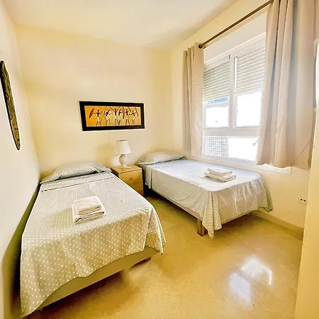 Beautiful With Pools, Playground And Paddle Tennis - Family Friendly And Near Vithas Hospital - Free Parking In Garage Appartamento *