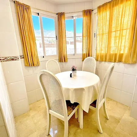 Beautiful With Pools, Playground And Paddle Tennis - Family Friendly And Near Vithas Hospital - Free Parking In Garage Appartamento *