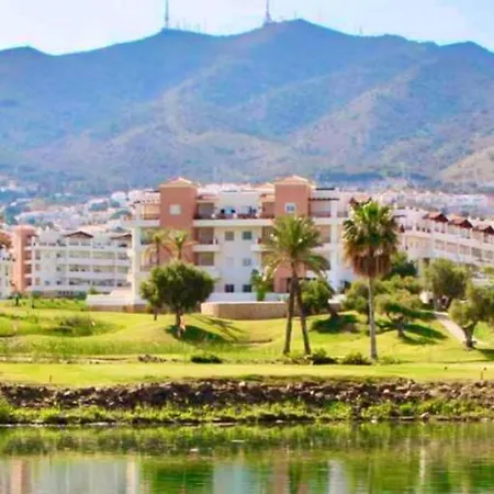 Serene Family Oasis: Poolside Retreat With Convenient Amenities Benalmadena