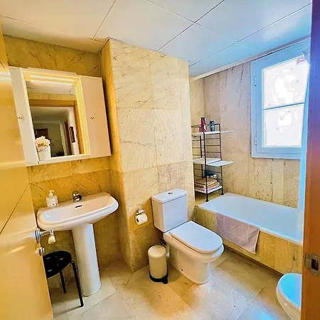 Apartment Serene Family Oasis: Poolside Retreat With Convenient Amenities Benalmadena