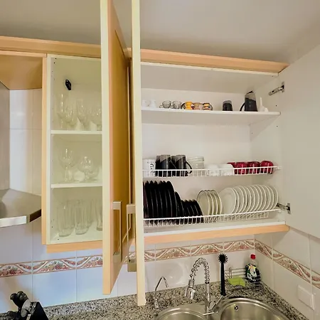 Serene Family Oasis: Poolside Retreat With Convenient Amenities Apartment Benalmadena